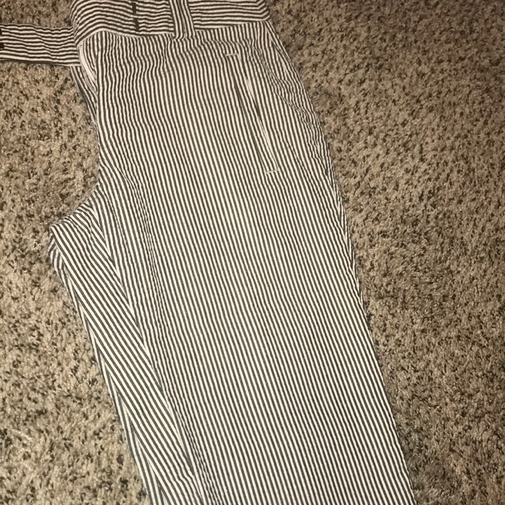 Loft Crop black & white seersucker crop pants